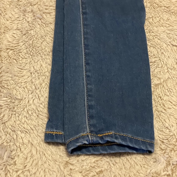 Women’s Levi’s legging’s. Dark wash. Size 28. - Picture 4 of 6